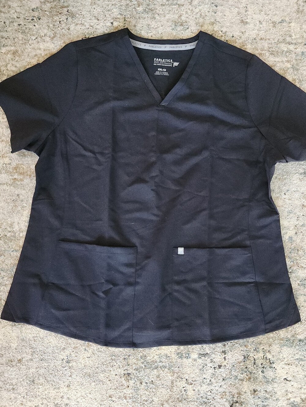 Fabletics Black Method 2-Pocket Scrub Top Size XXL/1X